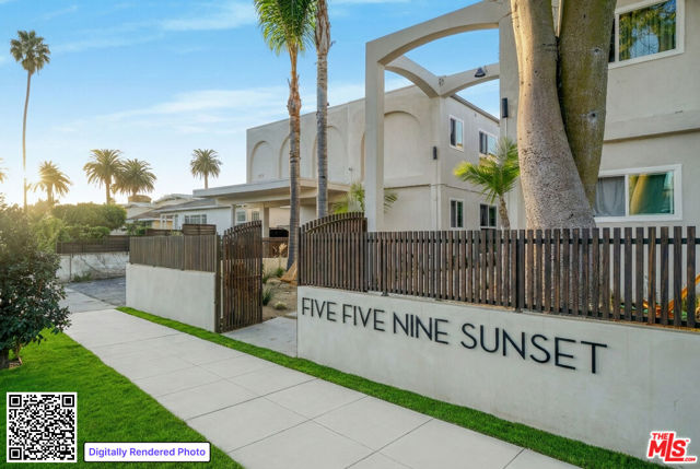 559 Sunset Avenue, Venice CA: https://media.crmls.org/mediaz/d7dc1b10-9a82-4a90-915a-17807528df17.jpg