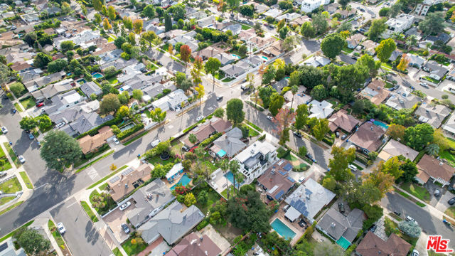 5812 Willis Avenue, Sherman Oaks CA: https://media.crmls.org/mediaz/d7dca592-1e3f-4228-8862-0a79c35e08de.jpg