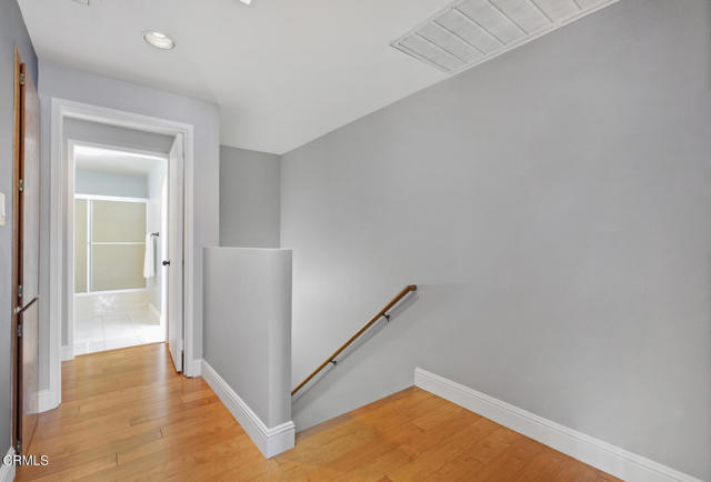 Detail Gallery Image 10 of 25 For 120 N Myers St #F,  Burbank,  CA 91506 - 2 Beds | 2 Baths
