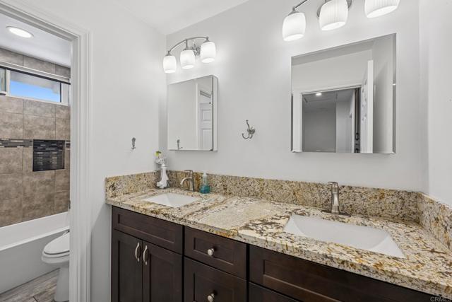 955 Postal Way, Vista CA: https://media.crmls.org/mediaz/d7dd0b79-0aa2-491c-b25c-51d5c64e1704.jpg