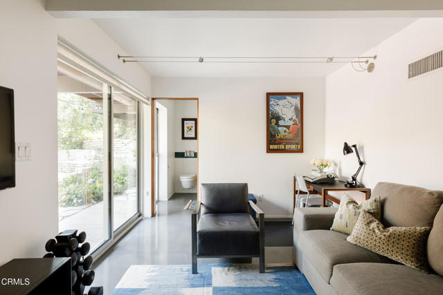 820 Burleigh Drive, Pasadena CA: https://media.crmls.org/mediaz/d7dd7ec8-ee37-469d-98e5-a6028bceb670.jpg