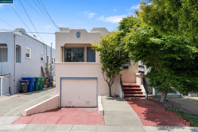 708 Cornell Ave, Albany CA: https://media.crmls.org/mediaz/d7ddfee1-5c19-460f-ab8e-c7bd712cbb26.jpg
