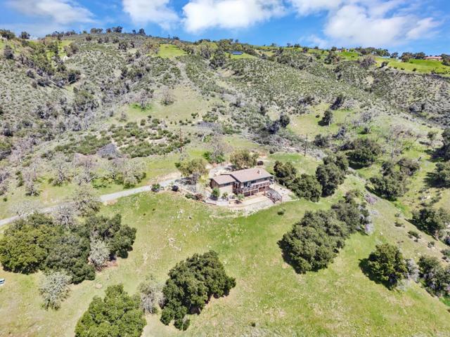 18 Asoleado Drive, Carmel Valley CA: https://media.crmls.org/mediaz/d7de220f-558c-4064-b298-f7dfe44effb4.jpg