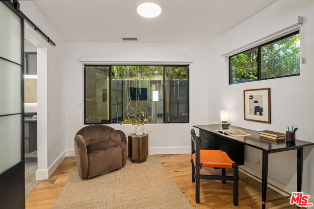 8021 Floral Avenue, Los Angeles CA: https://media.crmls.org/mediaz/d7de419e-d373-430a-9921-2af755f41c4b.jpg