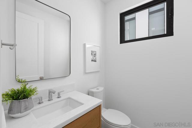 Image 23 of 43 For 744 Bonair St