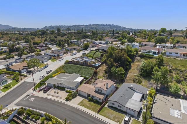 5273 Lewison Pl, San Diego CA: https://media.crmls.org/mediaz/d7df5dd7-0c68-4ff8-852b-1d0591c5f7fe.jpg