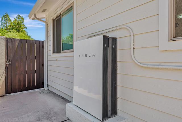 21298 Maria Lane, Saratoga CA: https://media.crmls.org/mediaz/d7df76d7-618b-4b66-bb11-dc65f89f95af.jpg
