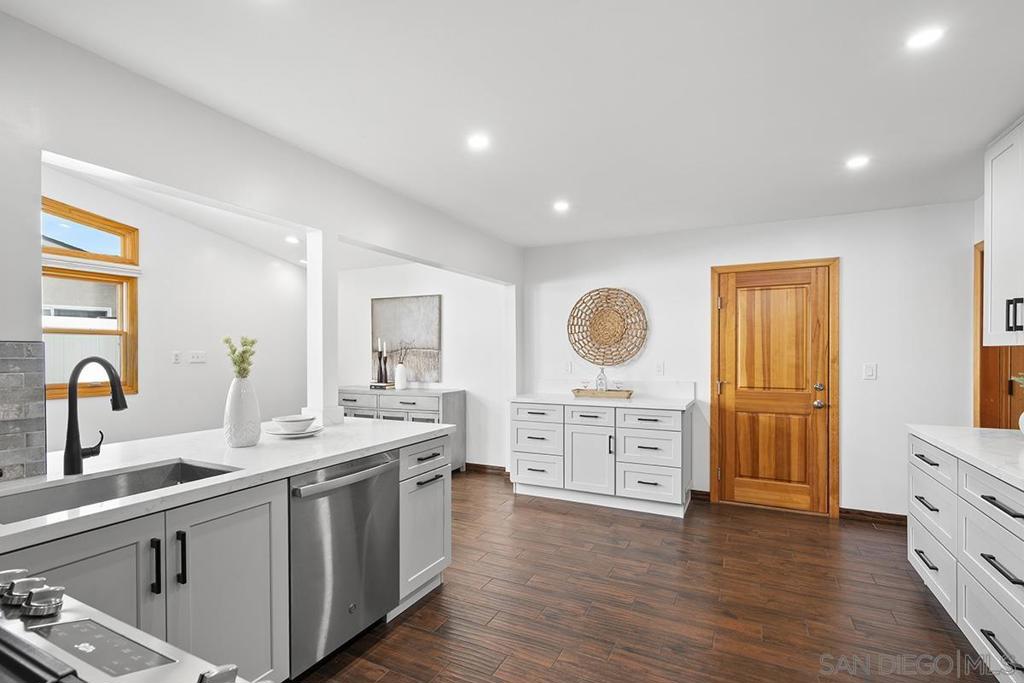 7355 Florey Court - photo 9