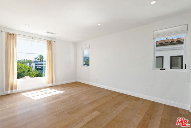 530 N Alta Vista Boulevard, Los Angeles CA: https://media.crmls.org/mediaz/d7e09bef-a9c9-45b5-8aae-7ba987eee4ab.jpg