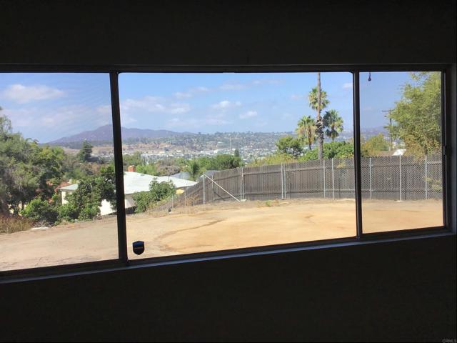 Detail Gallery Image 8 of 46 For 10979 Skywood Dr, El Cajon,  CA 92020 - 4 Beds | 2 Baths