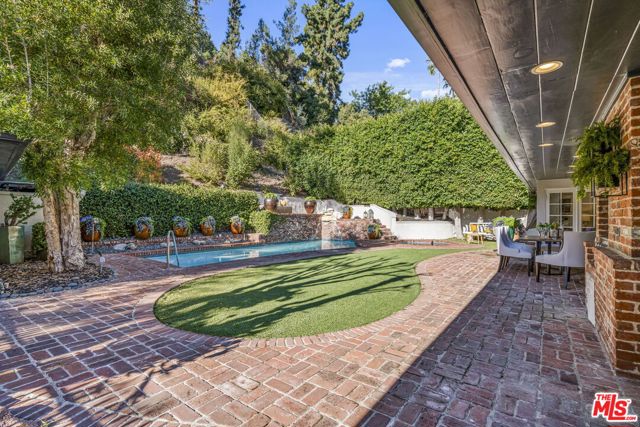 1135 Coldwater Canyon Drive, Beverly Hills, California 90210, 5 Bedrooms Bedrooms, ,5 BathroomsBathrooms,Single Family Residence,For Sale,Coldwater Canyon,24380159