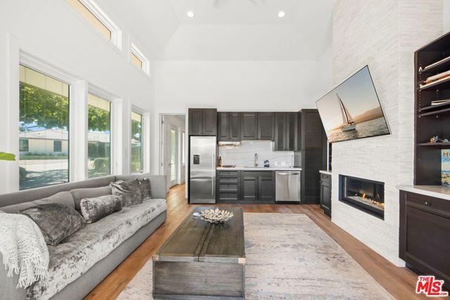 4610 Via Vistosa, Santa Barbara CA: https://media.crmls.org/mediaz/d7e180c4-5523-4989-b077-99d18bfaf2e6.jpg