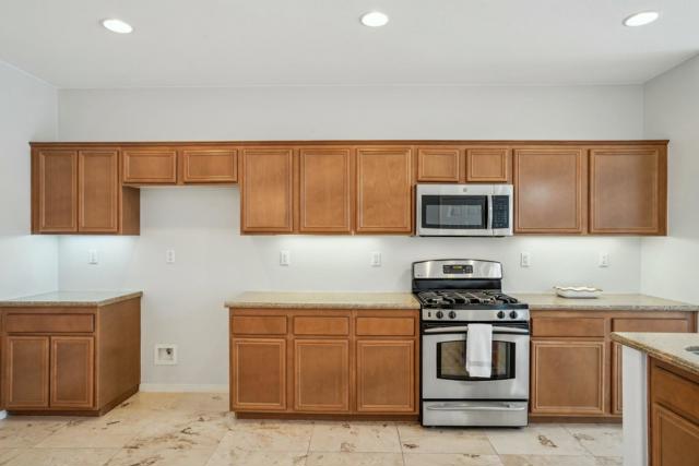 Image 17 of 56 For 64375 Pyrenees Avenue