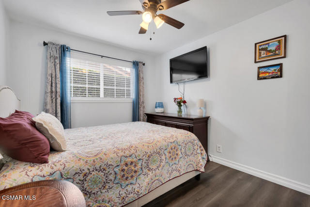 6211 Anastasia Street, Simi Valley CA: https://media.crmls.org/mediaz/d7e1d8f4-920a-4420-8705-6851e1e8d20a.jpg