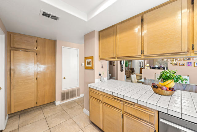 43870 Via Granada, Palm Desert CA: https://media.crmls.org/mediaz/d7e2adb8-a269-4e97-bf42-a21281245228.jpg