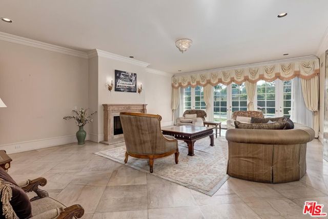 701 North Beverly Drive photo 6