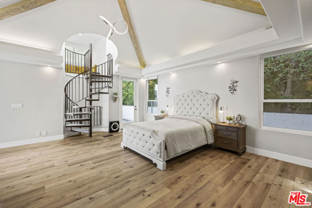 8944 Enfield Avenue, Sherwood Forest CA: https://media.crmls.org/mediaz/d7e35ecb-e93c-4409-ac1f-aecc4ef4cbd7.jpg