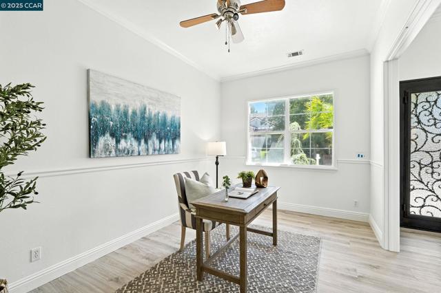 1023 Pebble Beach Dr, Clayton CA: https://media.crmls.org/mediaz/d7e4241a-998e-40fb-8c1e-d108c956971a.jpg