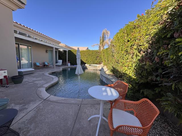 49560 Loren Court, La Quinta CA: https://media.crmls.org/mediaz/d7e44347-6a5f-4ae8-8537-6e397fbd020f.jpg