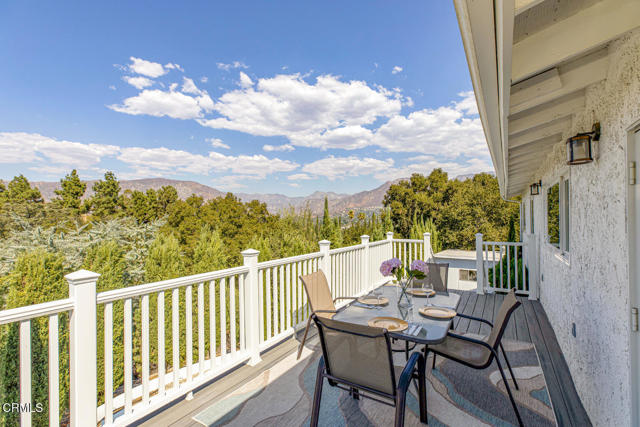 Detail Gallery Image 9 of 64 For 10272 Willow Springs Ln, Sunland,  CA 91040 - 4 Beds | 3 Baths