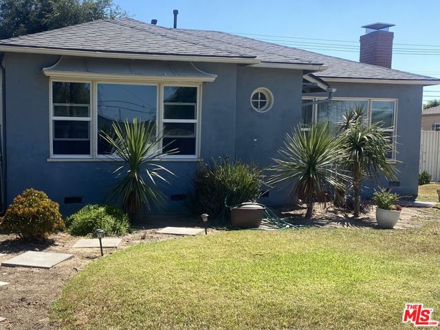9116 S 5th Avenue, Inglewood CA: https://media.crmls.org/mediaz/d7e4c0b9-4217-45d7-90f9-77305aaa1494.jpg