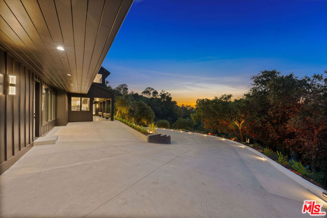 3140 Coldwater Canyon, Studio City CA: https://media.crmls.org/mediaz/d7e4c90a-fa07-45bc-b37e-244be397813a.jpg