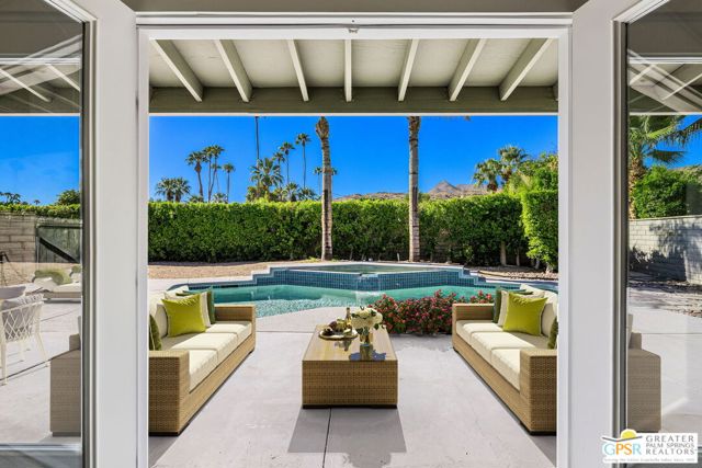 5111 E Bobolink Lane, Palm Springs CA: https://media.crmls.org/mediaz/d7e58e8d-1b81-459f-a003-0bf747be5fe9.jpg