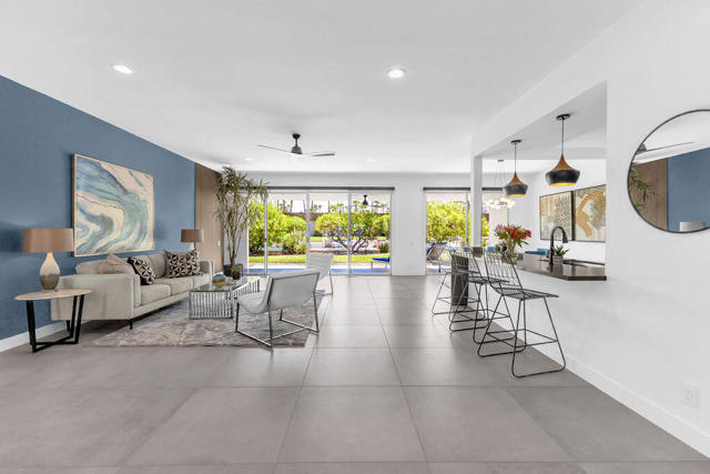 469 E Mariposa Drive, Palm Springs CA: https://media.crmls.org/mediaz/d7e6f5ad-e817-4065-9822-19b9fa38d4a4.jpg