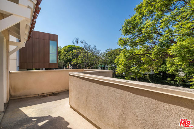 8818 Rangely Avenue, West Hollywood CA: https://media.crmls.org/mediaz/d7e746a7-5733-496b-83f6-cf65f08750df.jpg