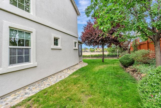 2852 Spanish Bay Drive, Brentwood CA: https://media.crmls.org/mediaz/d7e7baf8-5eda-4c05-852c-0082a643d9a6.jpg