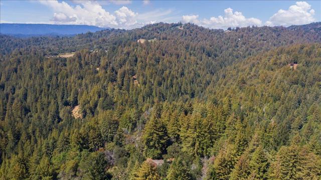 17337 Debbie Road, Los Gatos CA: https://media.crmls.org/mediaz/d7e7d09c-56fb-4ad5-b9ac-eff1c1516225.jpg