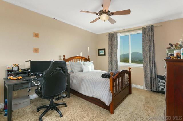 1566 Plantation Way, El Cajon CA: https://media.crmls.org/mediaz/d7e88015-643c-4abc-a17a-993a00d0eb51.jpg
