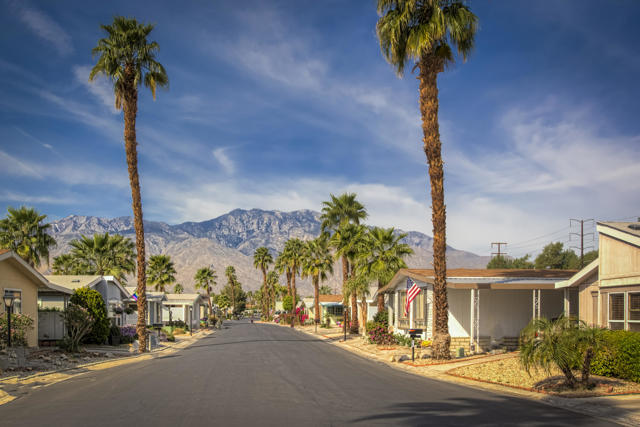 181 Zacharia Drive, Cathedral City CA: https://media.crmls.org/mediaz/d7e8c987-1db9-4435-8df3-03566a48165d.jpg