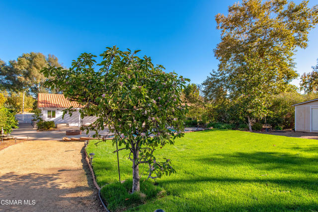 952 Carefree Drive, Simi Valley CA: https://media.crmls.org/mediaz/d7e98149-6698-406f-89b1-a7d04f14018e.jpg