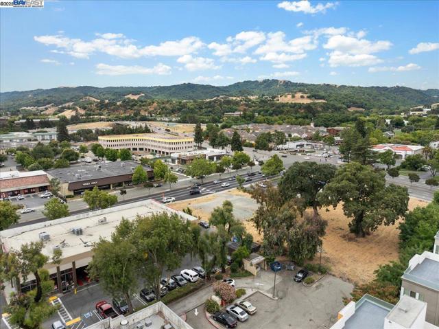 7906 Regional Cmn, Dublin CA: https://media.crmls.org/mediaz/d7ea2a65-be46-48de-9cb0-20dea95a33a9.jpg
