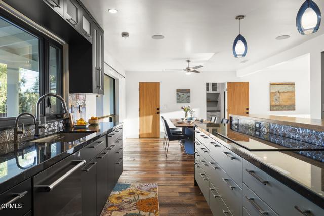 1417 Foothill Road, Ojai CA: https://media.crmls.org/mediaz/d7ea438e-4a3c-4013-b163-ef4249dcc1fd.jpg