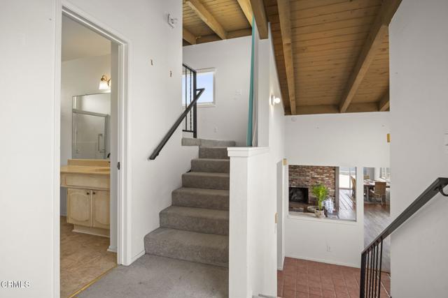 1218 Cornwall Lane, Ventura CA: https://media.crmls.org/mediaz/d7ea4dc2-7864-4bd7-9c2f-9be3f3b310fe.jpg