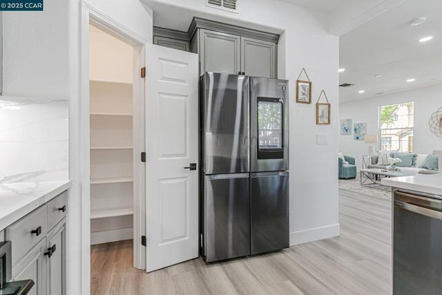2511 Soren Way, San Ramon CA: https://media.crmls.org/mediaz/d7ea74bc-0ae6-41cc-b96b-b89f053e95a1.jpg