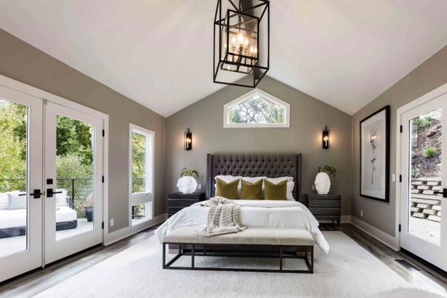 5 Oak Forest Court, Portola Valley CA: https://media.crmls.org/mediaz/d7eb408b-98dc-414c-8b4c-484c88b4001d.jpg