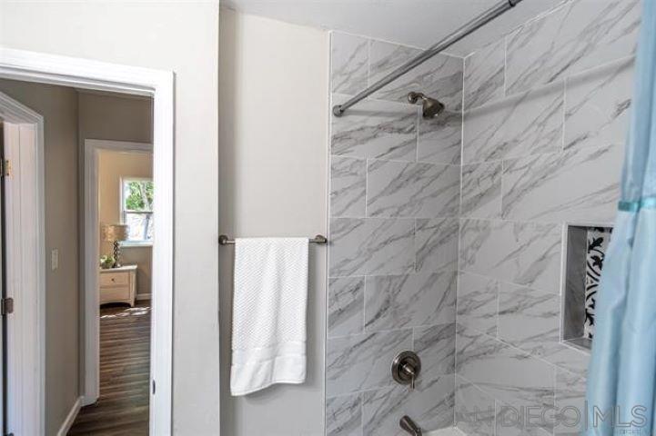 https://media.crmls.org/mediaz/d7eb4bc1-12c3-455c-9178-9bd4afb48f0c.jpg?preset=X-Large