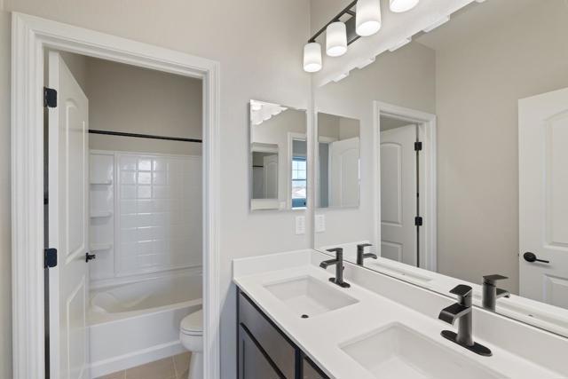 1861 Hydrangea Drive, Hollister CA: https://media.crmls.org/mediaz/d7eb5aa7-6ff0-488a-80c6-bc9f92a68865.jpg