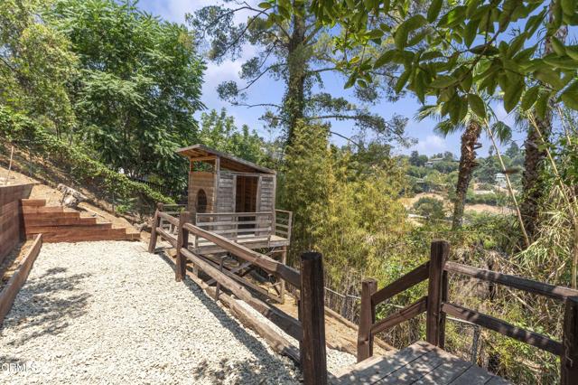 453 Frontenac Avenue, Los Angeles CA: https://media.crmls.org/mediaz/d7ebacf8-2d81-463a-8f94-d7d20f5b08d0.jpg