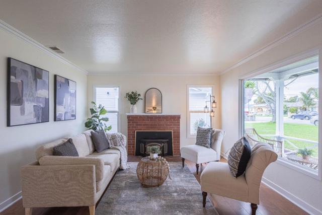 322 Chaparral Street, Salinas CA: https://media.crmls.org/mediaz/d7ecdc03-7757-4912-815e-8dcd80cd9bdd.jpg