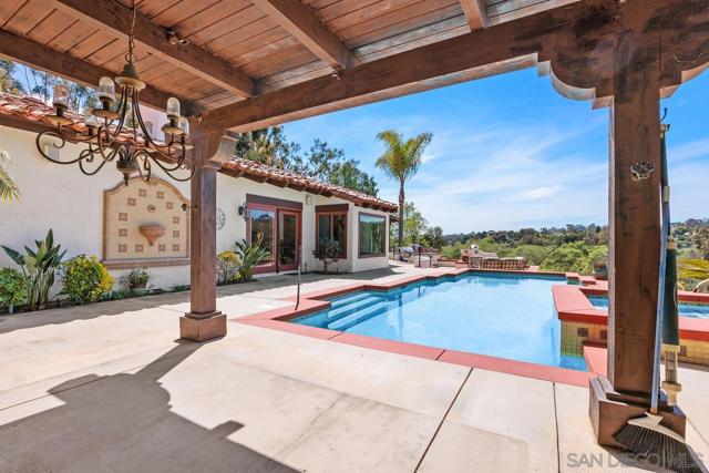 528 Flores de Oro, Rancho Santa Fe CA: https://media.crmls.org/mediaz/d7ee121c-c9cc-4582-ae61-6681c47b671a.jpg