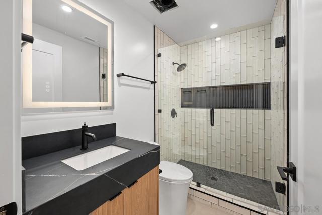 1009 Arcadia Road, Encinitas CA: https://media.crmls.org/mediaz/d7ee9a46-5ddf-402f-b20f-41aaaf18d462.jpg