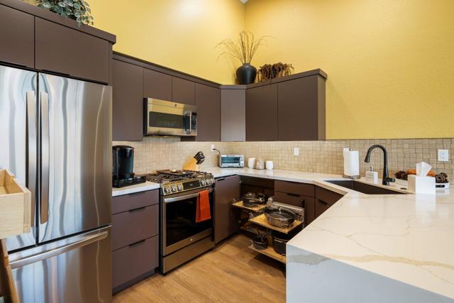 42498 Sand Dune, Palm Desert CA: https://media.crmls.org/mediaz/d7eec197-0727-48d1-89a0-2e069a7bf149.jpg