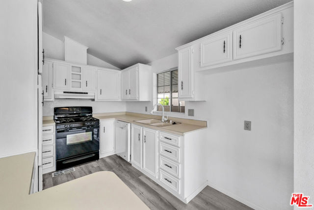 235 S Beach Boulevard, Anaheim CA: https://media.crmls.org/mediaz/d7eee9bc-ae16-4152-9801-2b9ade13106e.jpg
