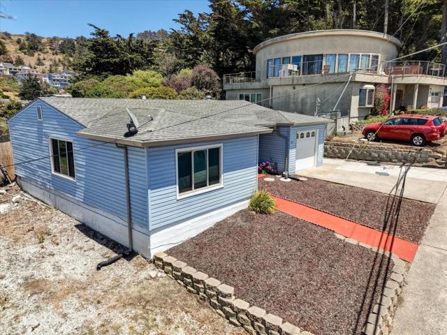 331 Manor Drive, Pacifica CA: https://media.crmls.org/mediaz/d7ef3560-1336-430e-b088-0587caa3fda8.jpg