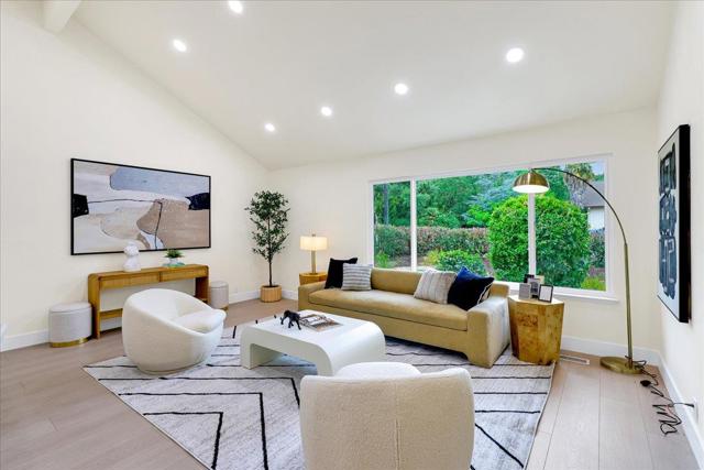 6586 Woodcliff Court, San Jose CA: https://media.crmls.org/mediaz/d7ef44bf-6a7a-44e6-9dce-34a08844ecf5.jpg