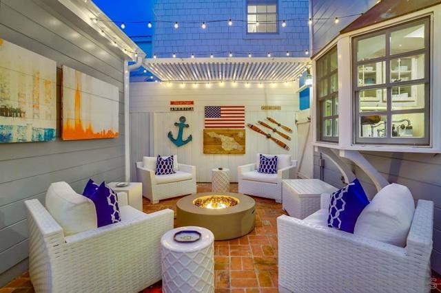 75 Corinthian Walk, Long Beach CA: https://media.crmls.org/mediaz/d7ef5085-c34f-4805-b766-c145192c6519.jpg